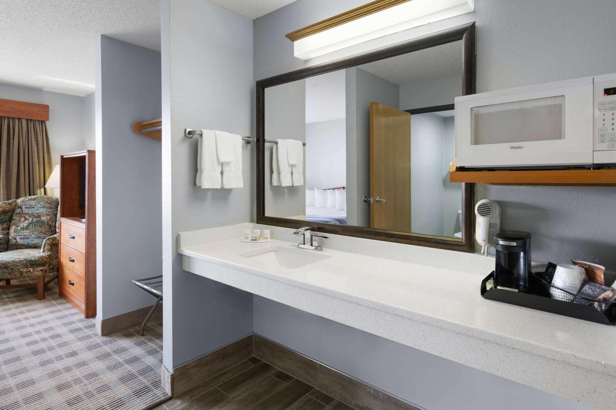 Americinn By Wyndham Stuart Ngoại thất bức ảnh