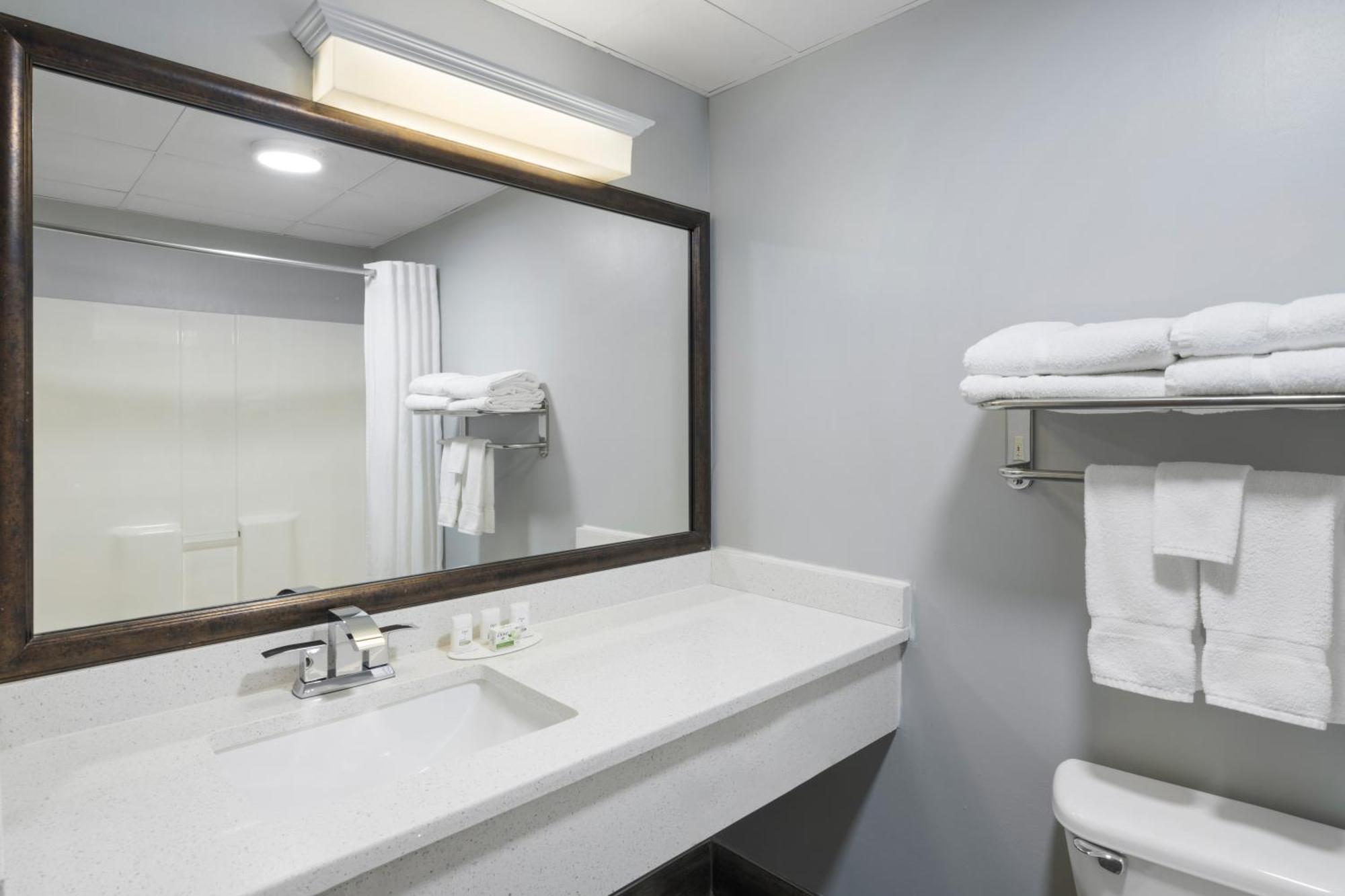 Americinn By Wyndham Stuart Ngoại thất bức ảnh